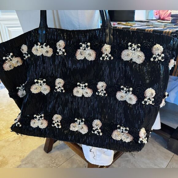 **ULTRA RARE** AUTH VALENTINO BEADED FLOWER BAG - Picture 1 of 16